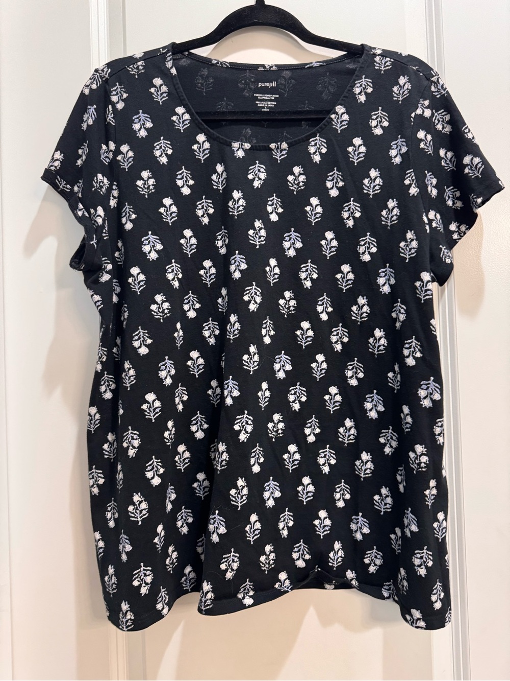 PureJill Black Floral Elliptical Tee Large Petite Scoop Neck Cap Sleeves